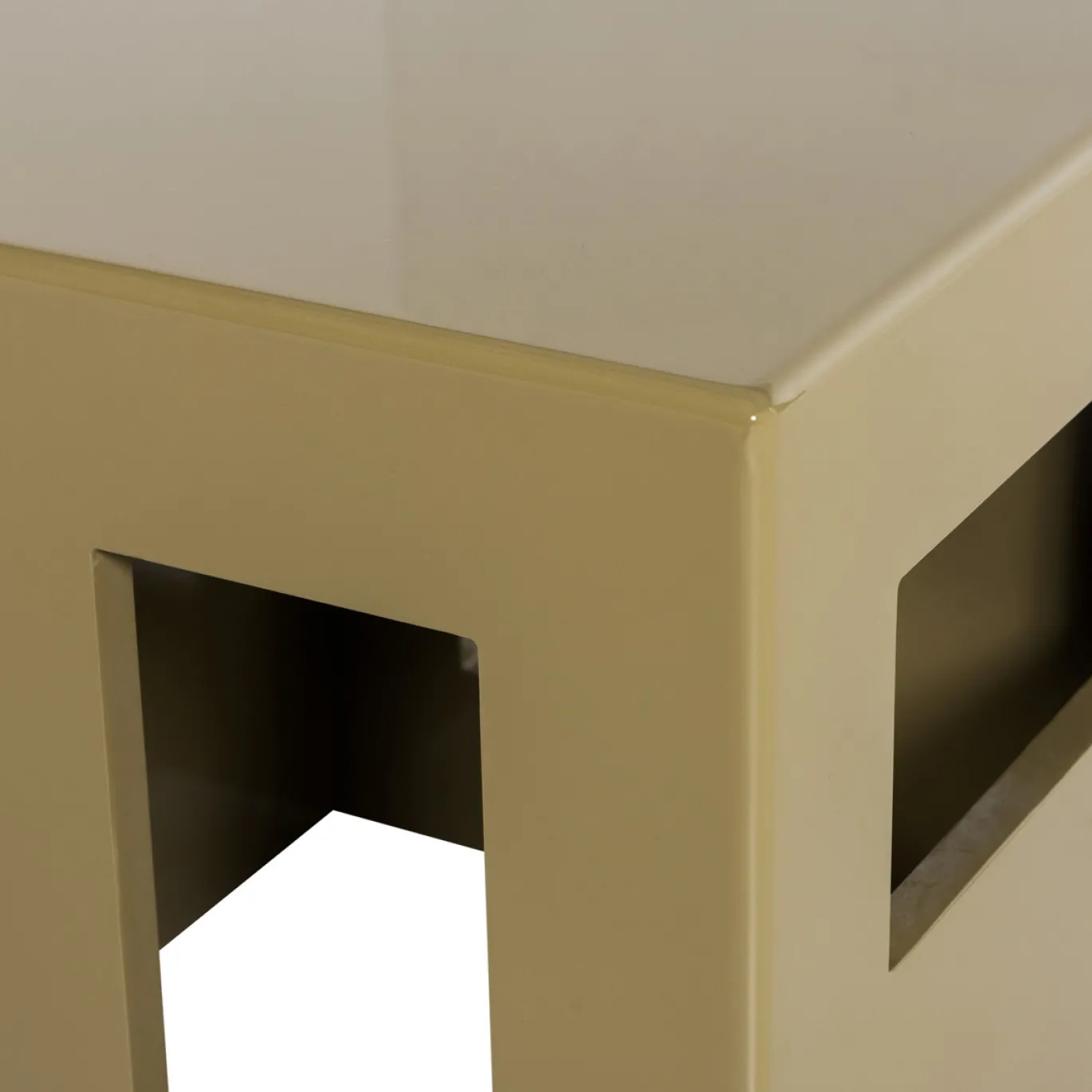Vtwonen Bijzettafel Modern Mdf Hout Hoogglans Honinggeel