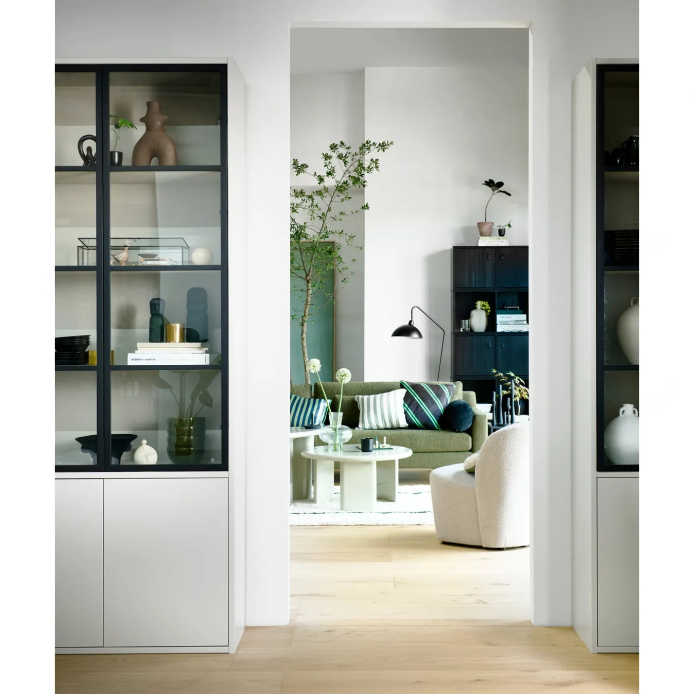 Vtwonen Vitrinekast Basic 4-Drs Grenen Mist