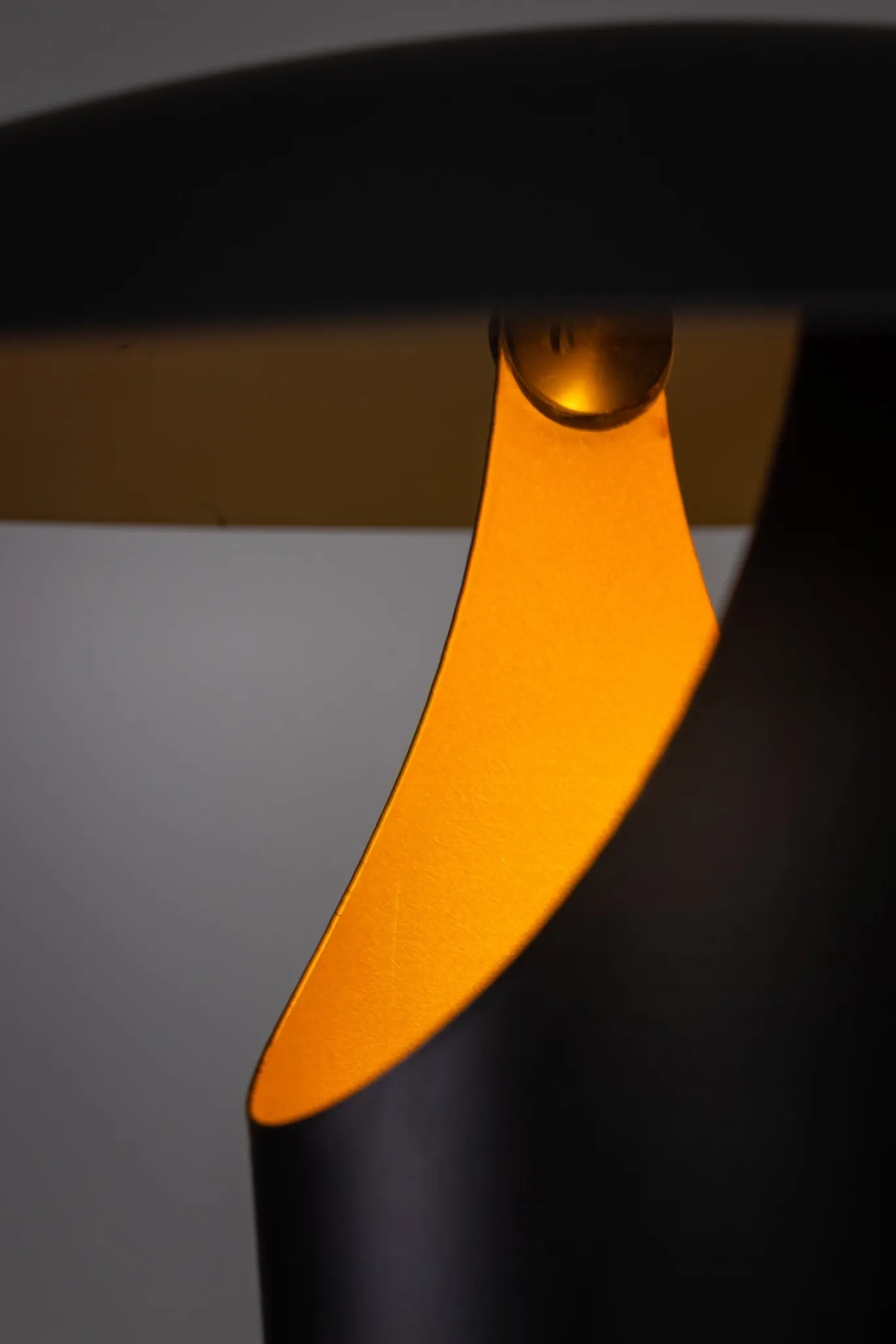 Wandlamp The Britt Zwart/Messing - Giga Meubel