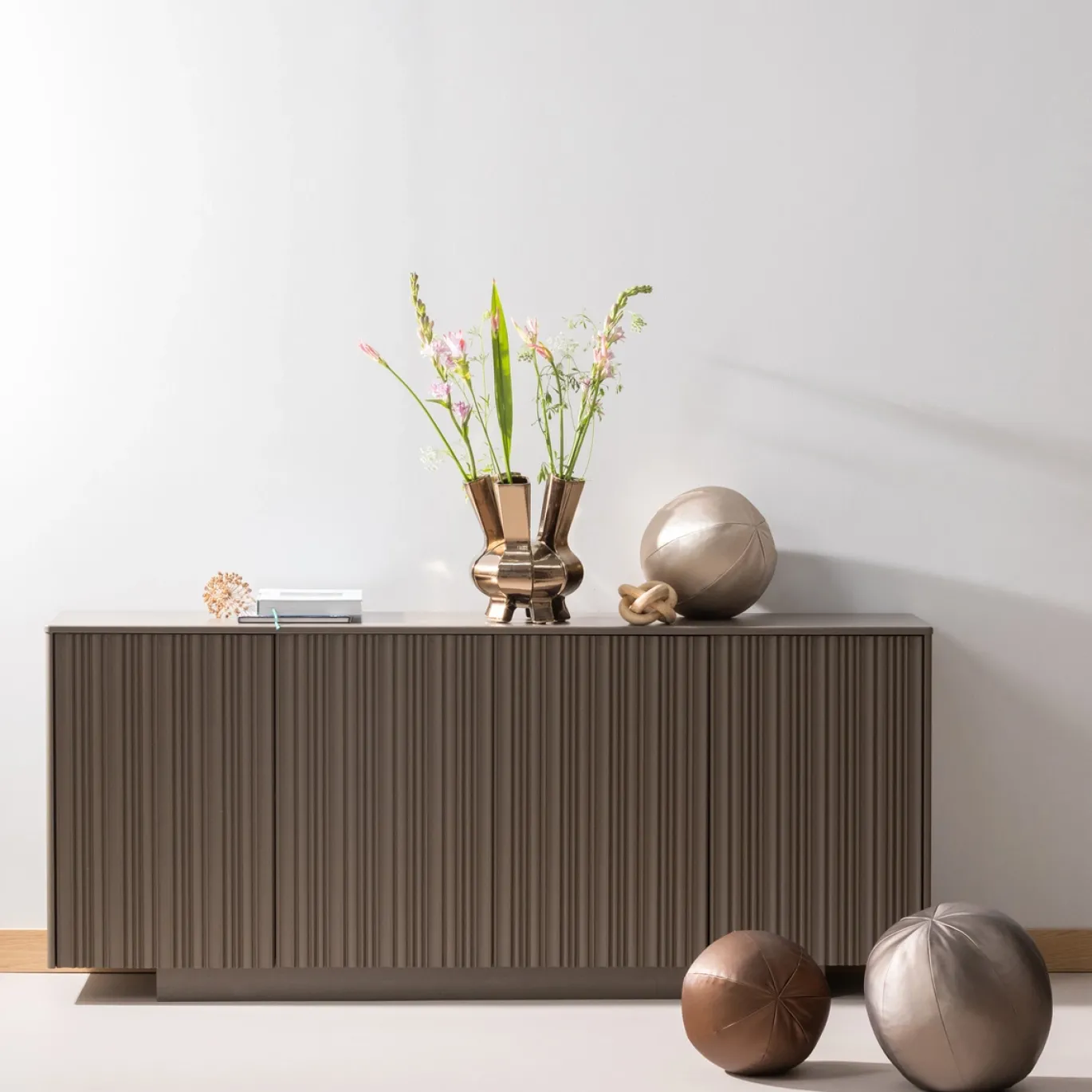 Woood Bal Rodeo Kussen Groot Metallic Koper Bruin