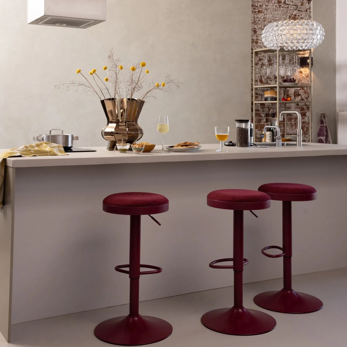 Woood Barstoel Mevo Chenille Bordeauxrood